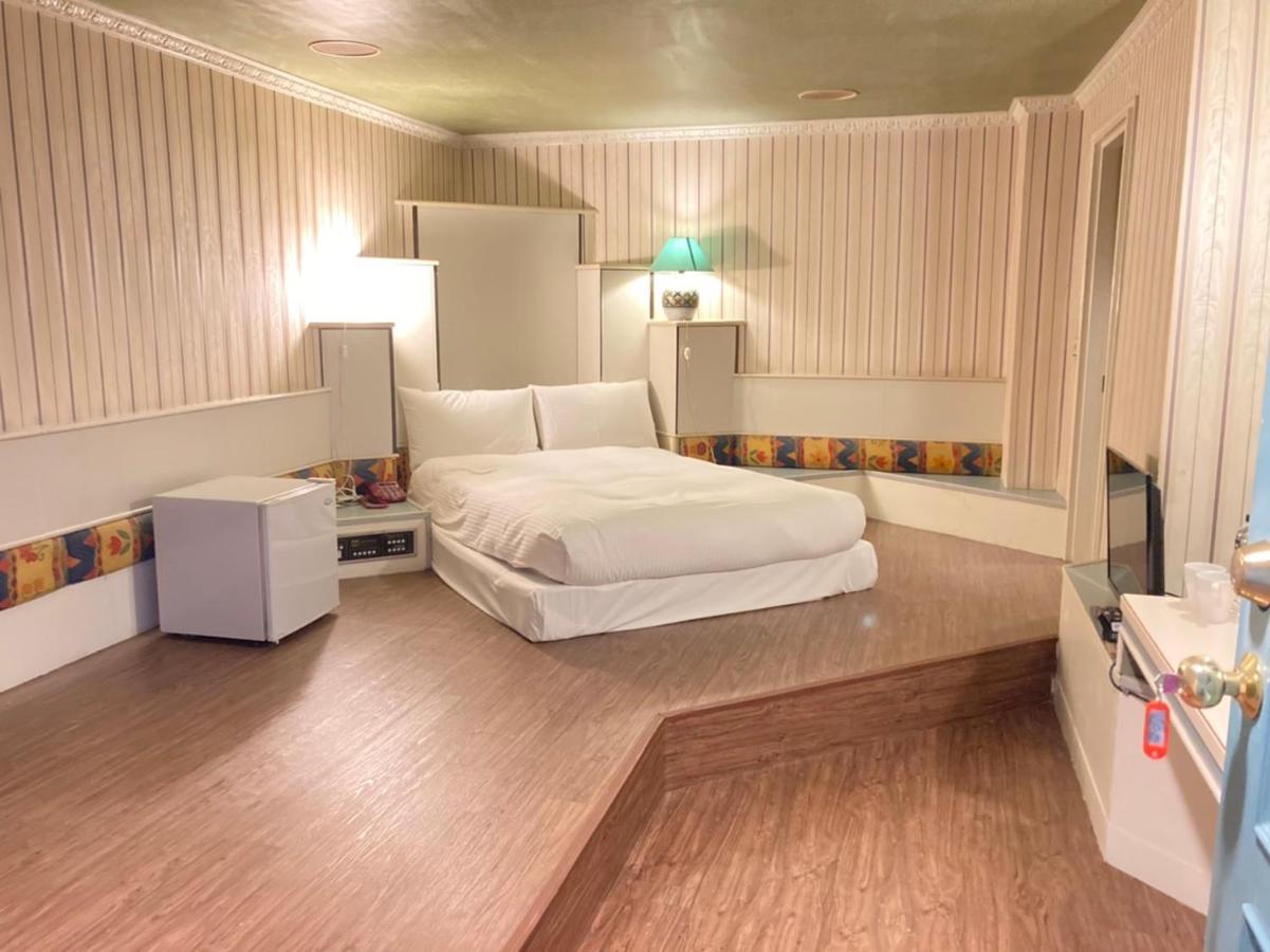 Simple Life Kaohsiung Hotel Ngoại thất bức ảnh