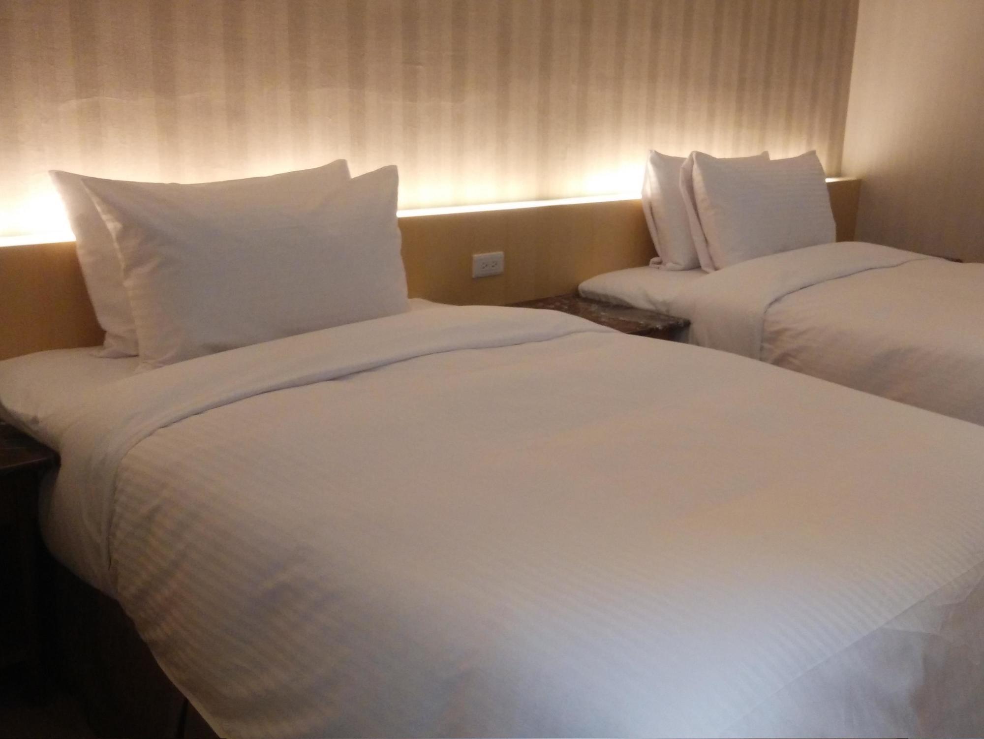 Simple Life Kaohsiung Hotel Ngoại thất bức ảnh