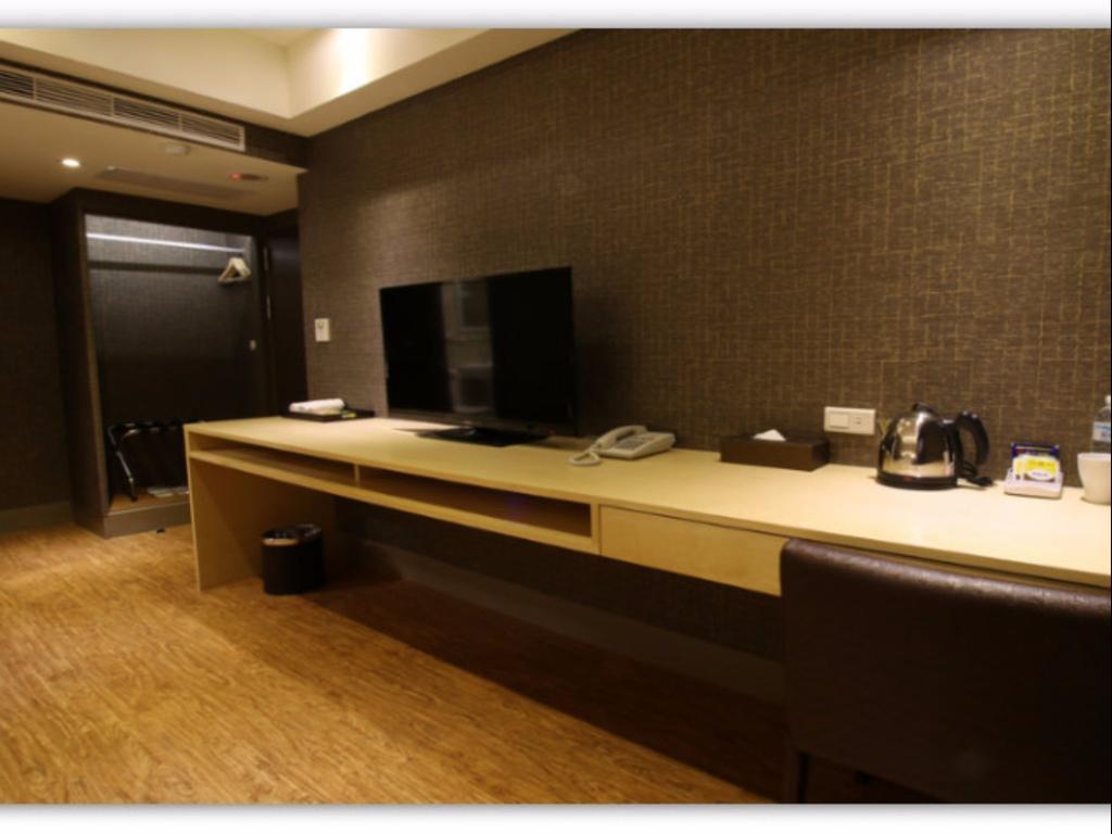 Simple Life Kaohsiung Hotel Ngoại thất bức ảnh