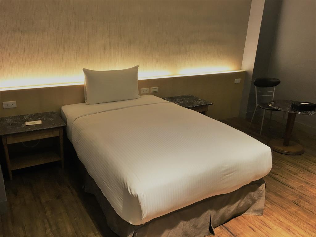 Simple Life Kaohsiung Hotel Ngoại thất bức ảnh