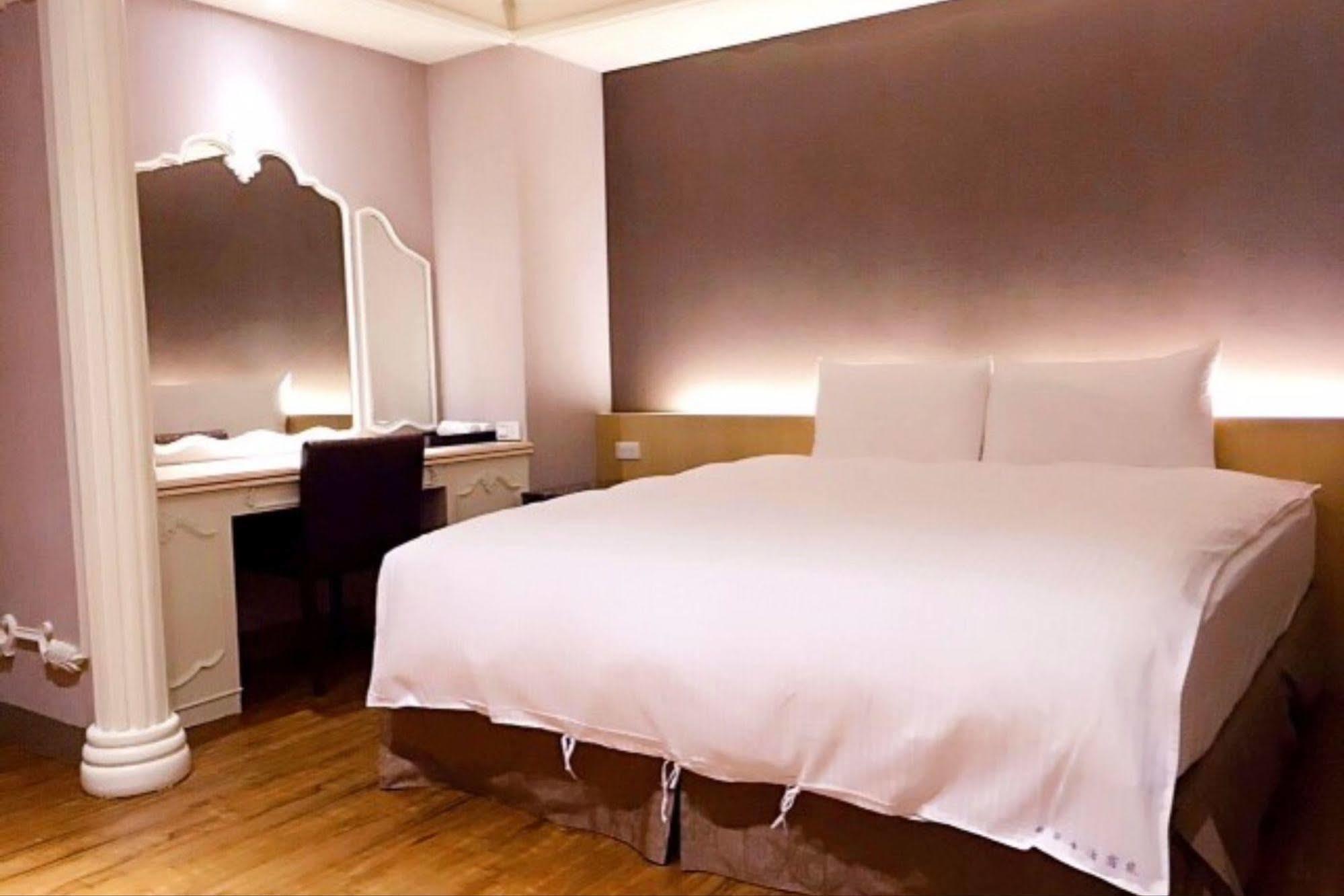Simple Life Kaohsiung Hotel Ngoại thất bức ảnh
