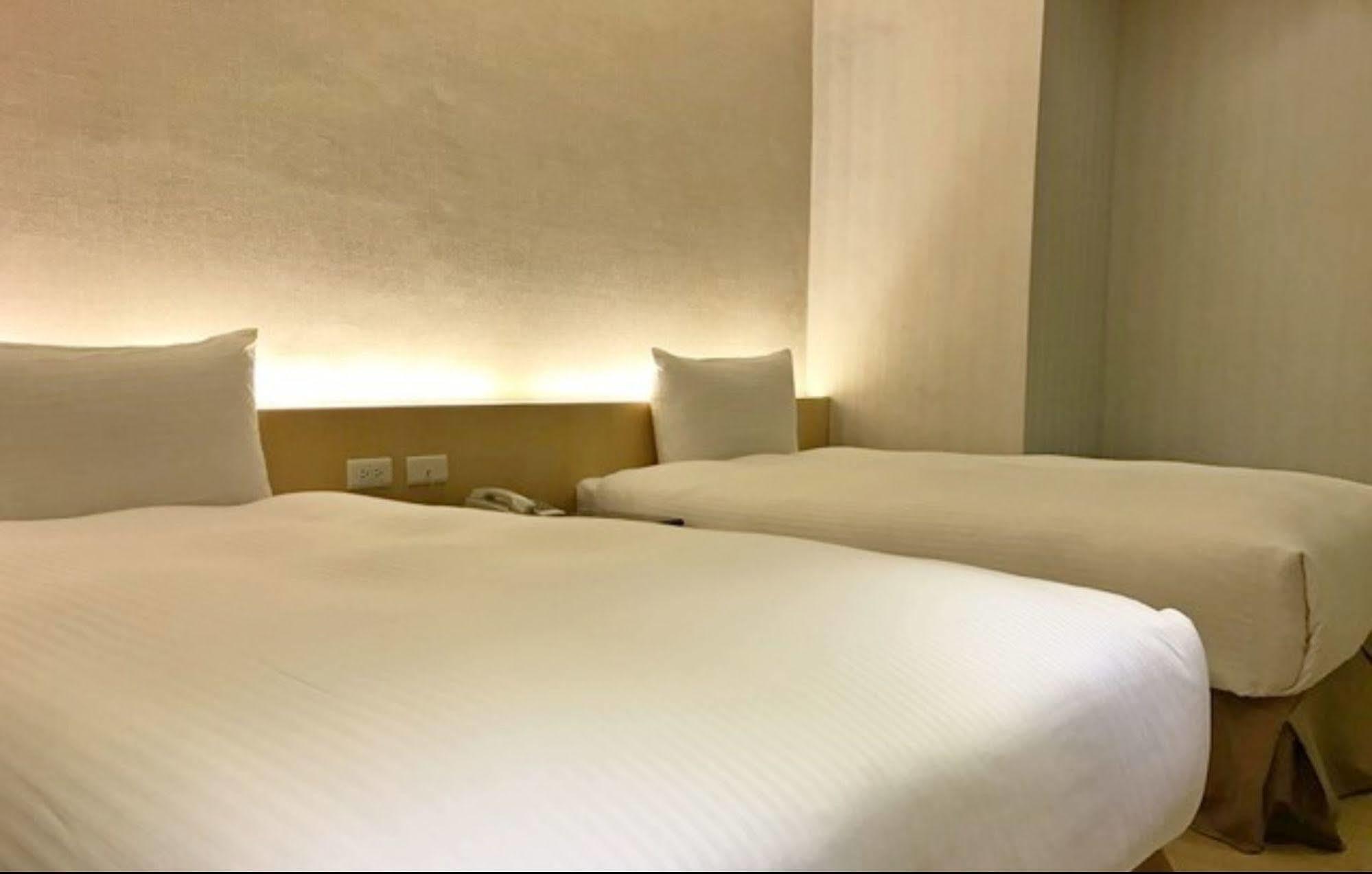 Simple Life Kaohsiung Hotel Ngoại thất bức ảnh