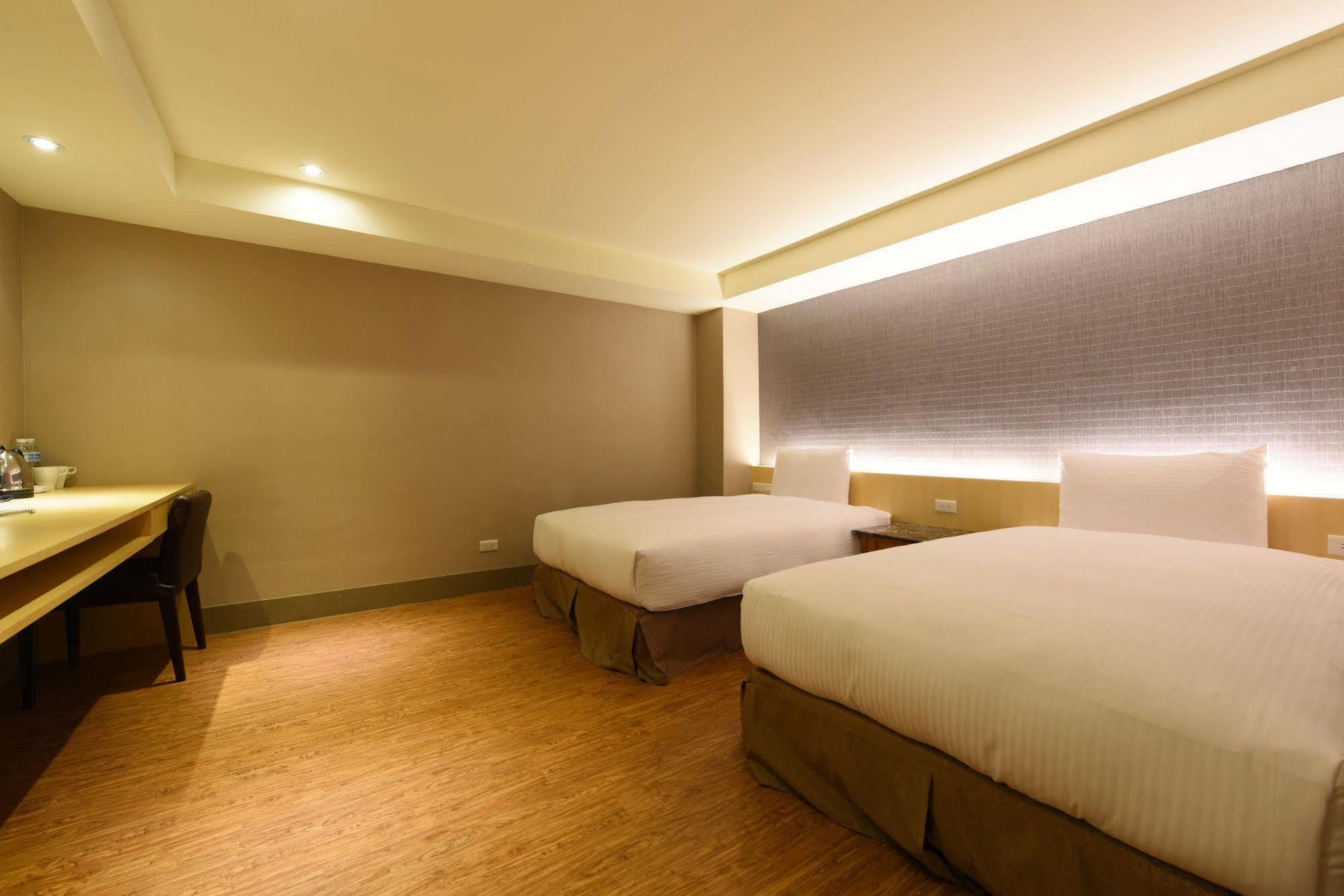 Simple Life Kaohsiung Hotel Ngoại thất bức ảnh