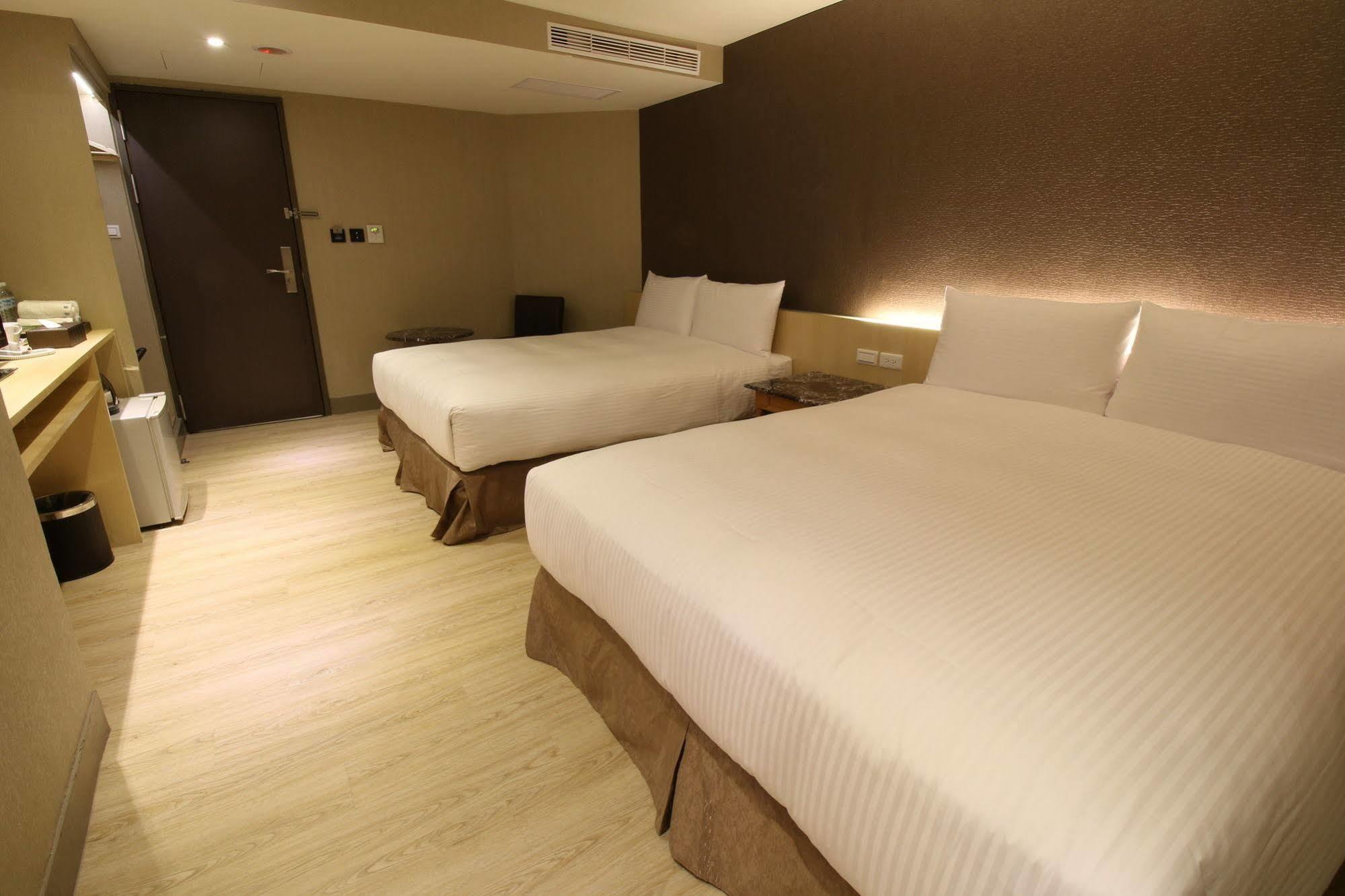Simple Life Kaohsiung Hotel Ngoại thất bức ảnh